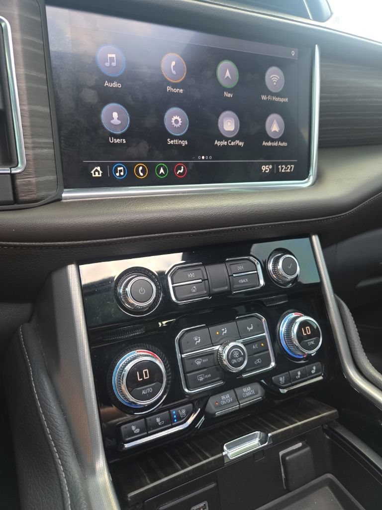 Used 2021 GMC Yukon Denali w/ Denali Premium Package AWD/4WD image 32