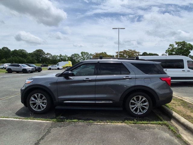 Certified 2023 Ford Explorer XLT w/ Equipment Group 202A RWD image 5
