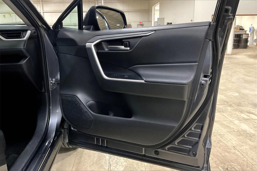 Used 2024 Toyota RAV4 XLE image 22