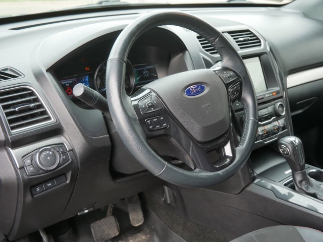 Certified 2018 Ford Explorer XLT w/ Equipment Group 202A AWD/4WD image 11