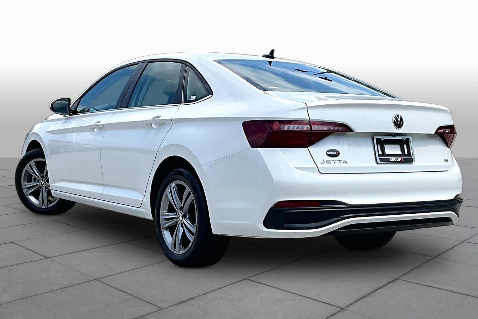 Used 2023 Volkswagen Jetta SE FWD image 12