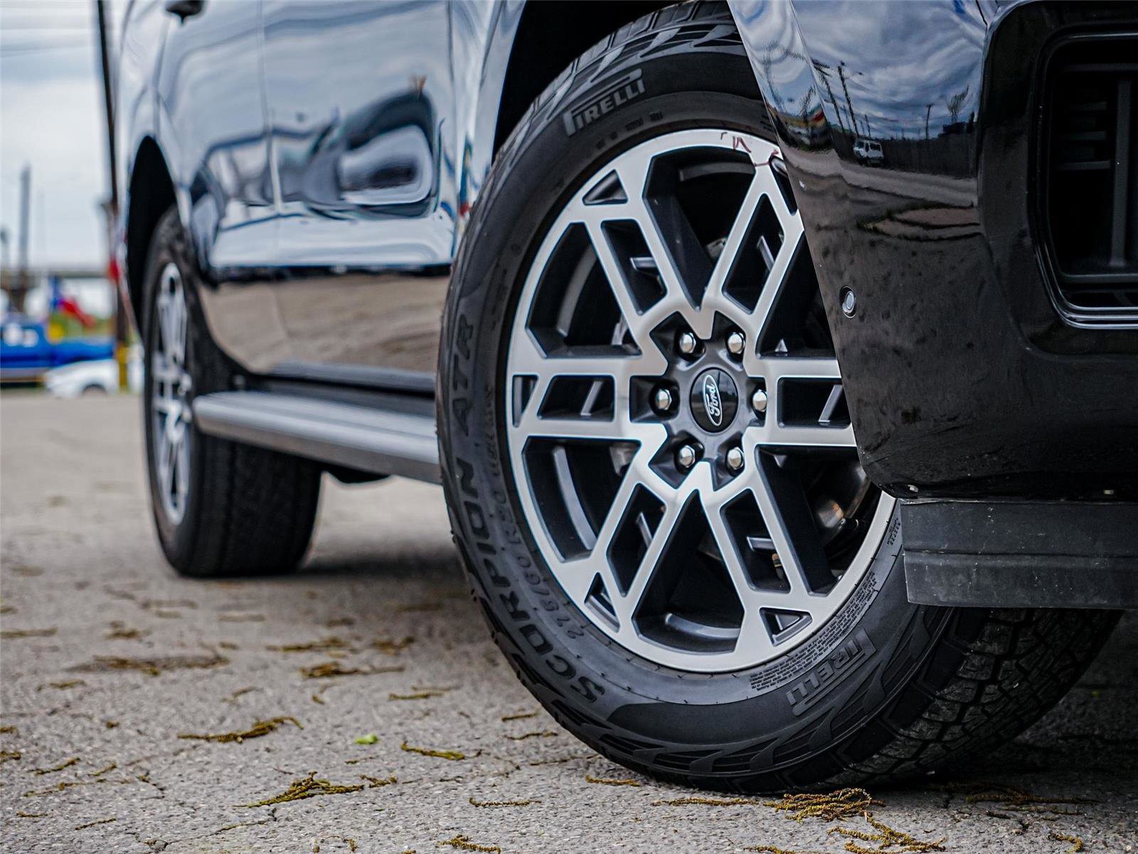 Certified 2025 Ford Expedition Active AWD/4WD image 2