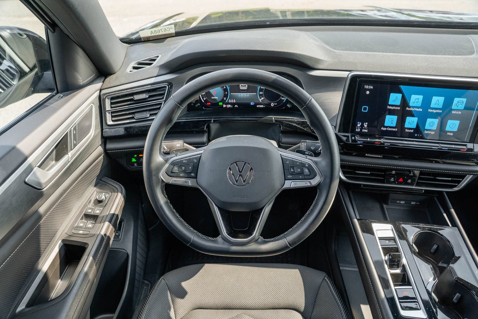 Used 2024 Volkswagen Atlas Cross Sport SE FWD image 26