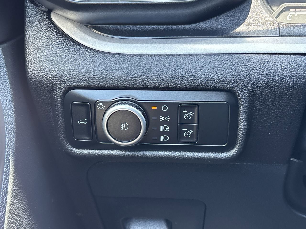 Certified 2023 Ford Explorer XLT w/ Equipment Group 202A image 32