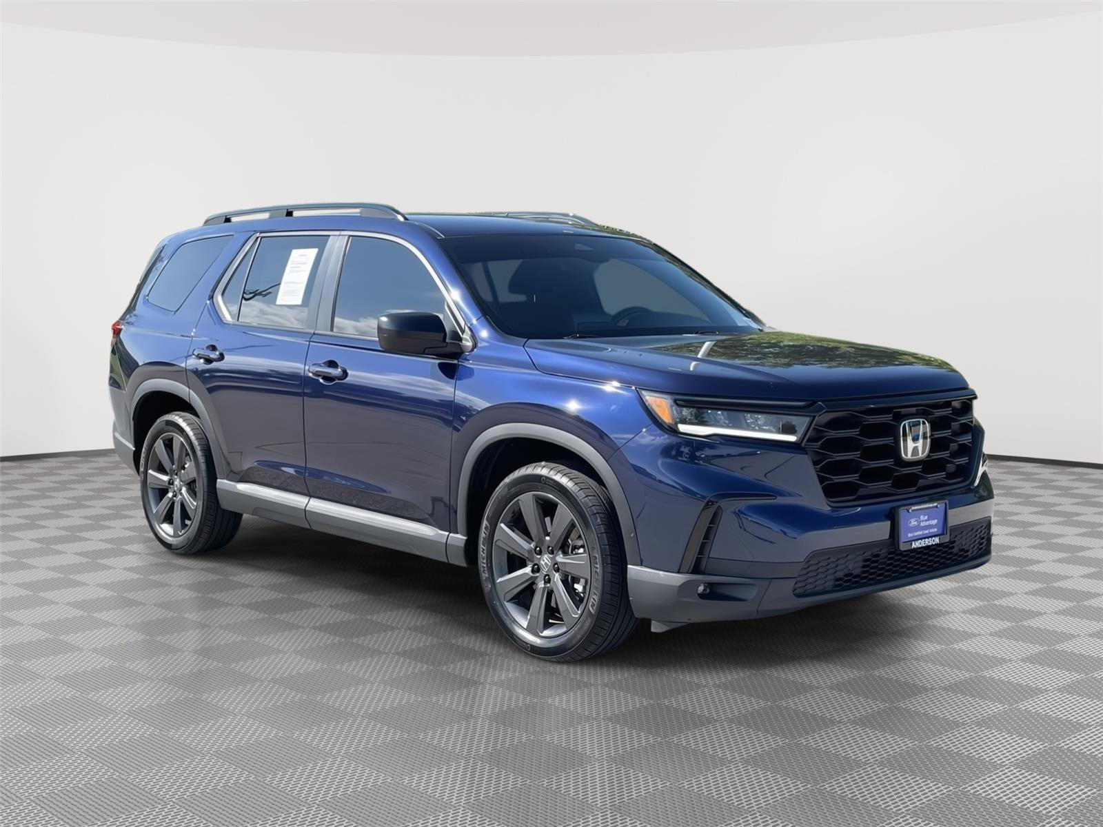 Used 2025 Honda Pilot Sport image 5