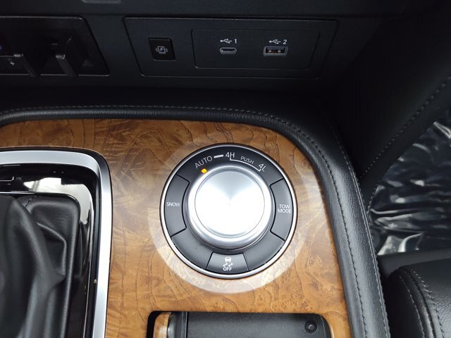 Used 2024 Nissan Armada SL w/ Captain's Chairs Package AWD/4WD image 35