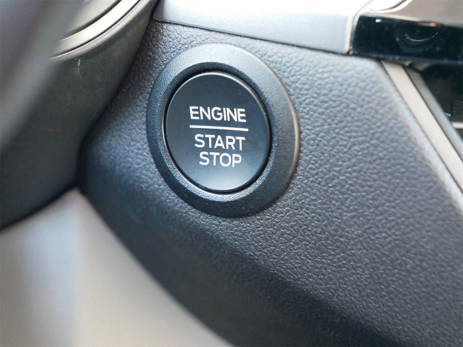 Certified 2025 Ford Escape Active image 27