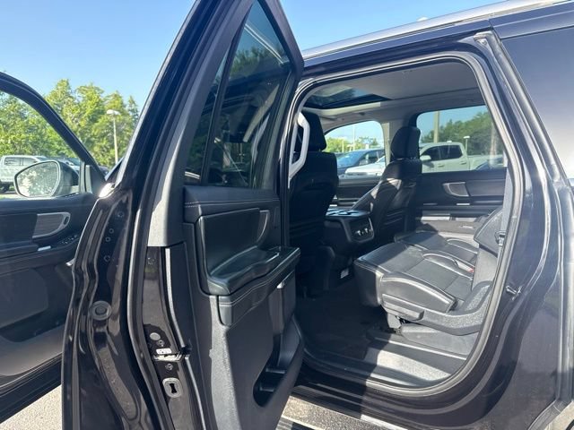 Certified 2025 Ford Expedition Max Platinum w/ Driver's Package AWD/4WD image 15