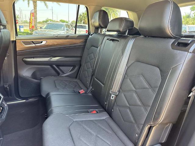 Used 2024 Volkswagen Atlas SE image 17