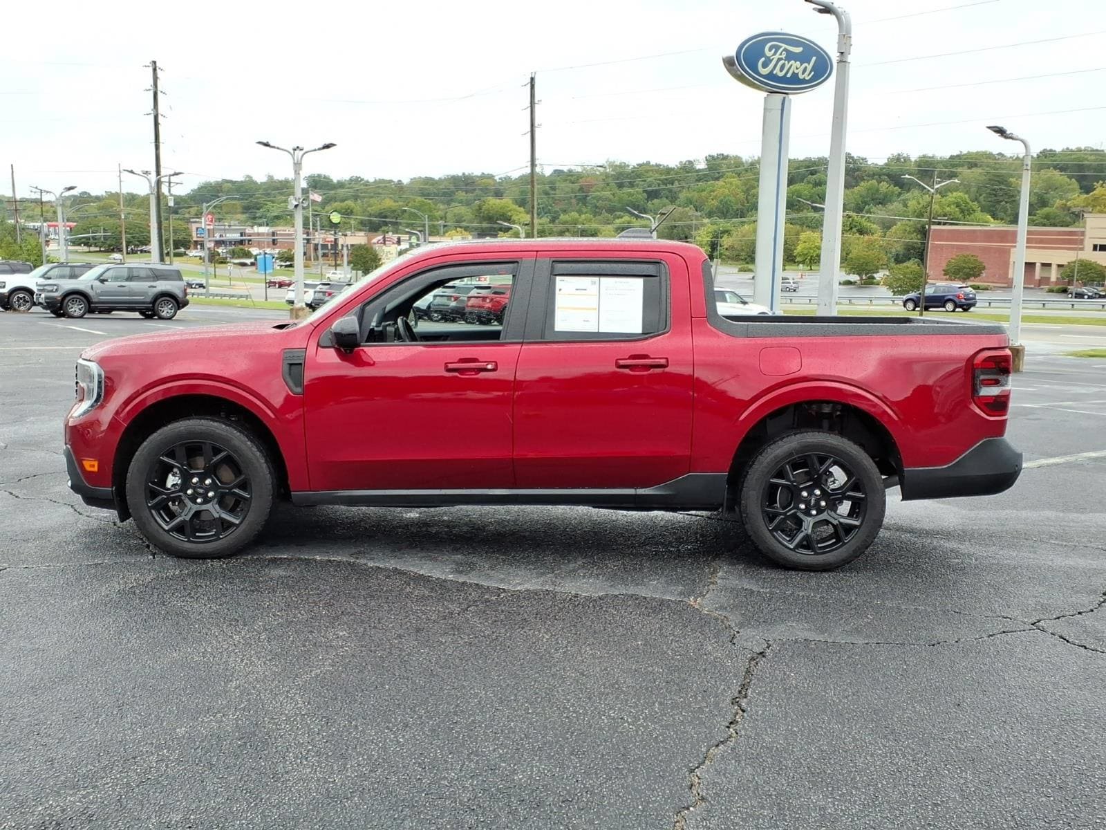 Certified 2025 Ford Maverick Lariat w/ Black Appearance Package AWD/4WD image 4