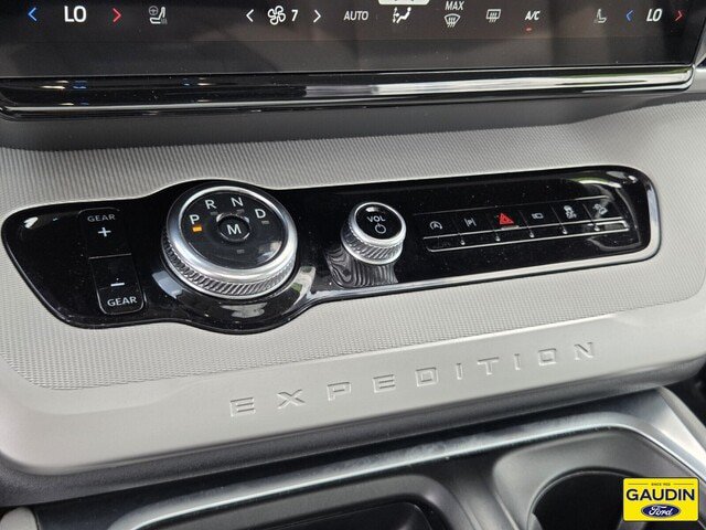 Certified 2025 Ford Expedition Active AWD/4WD image 24