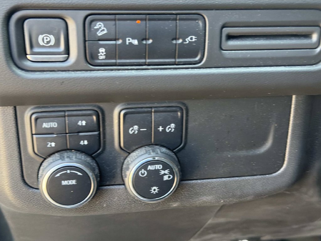 Used 2021 Chevrolet Tahoe Z71 AWD/4WD image 25