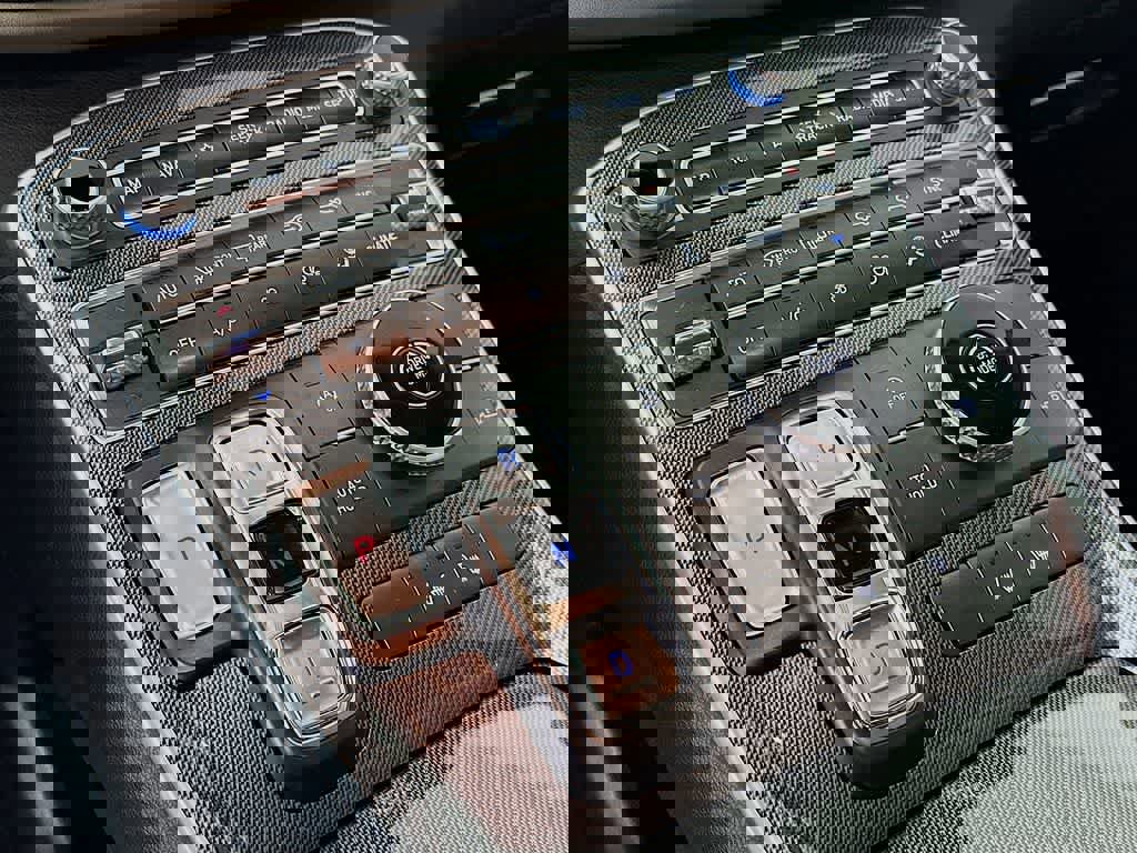 Used 2023 Hyundai Santa Fe SEL FWD image 21