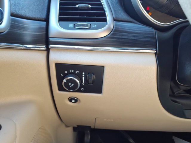 Used 2020 Jeep Grand Cherokee Limited AWD/4WD image 14