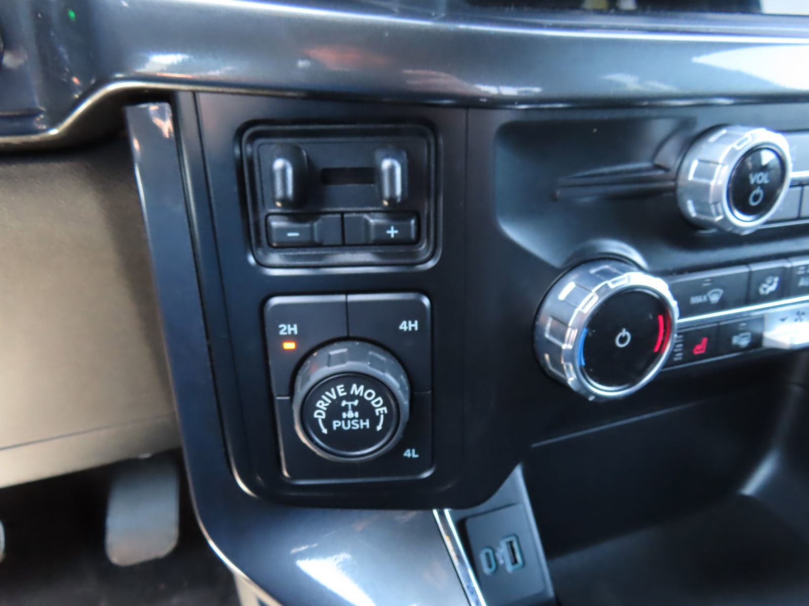Certified 2023 Ford F150 XLT w/ Equipment Group 302A High AWD/4WD image 29