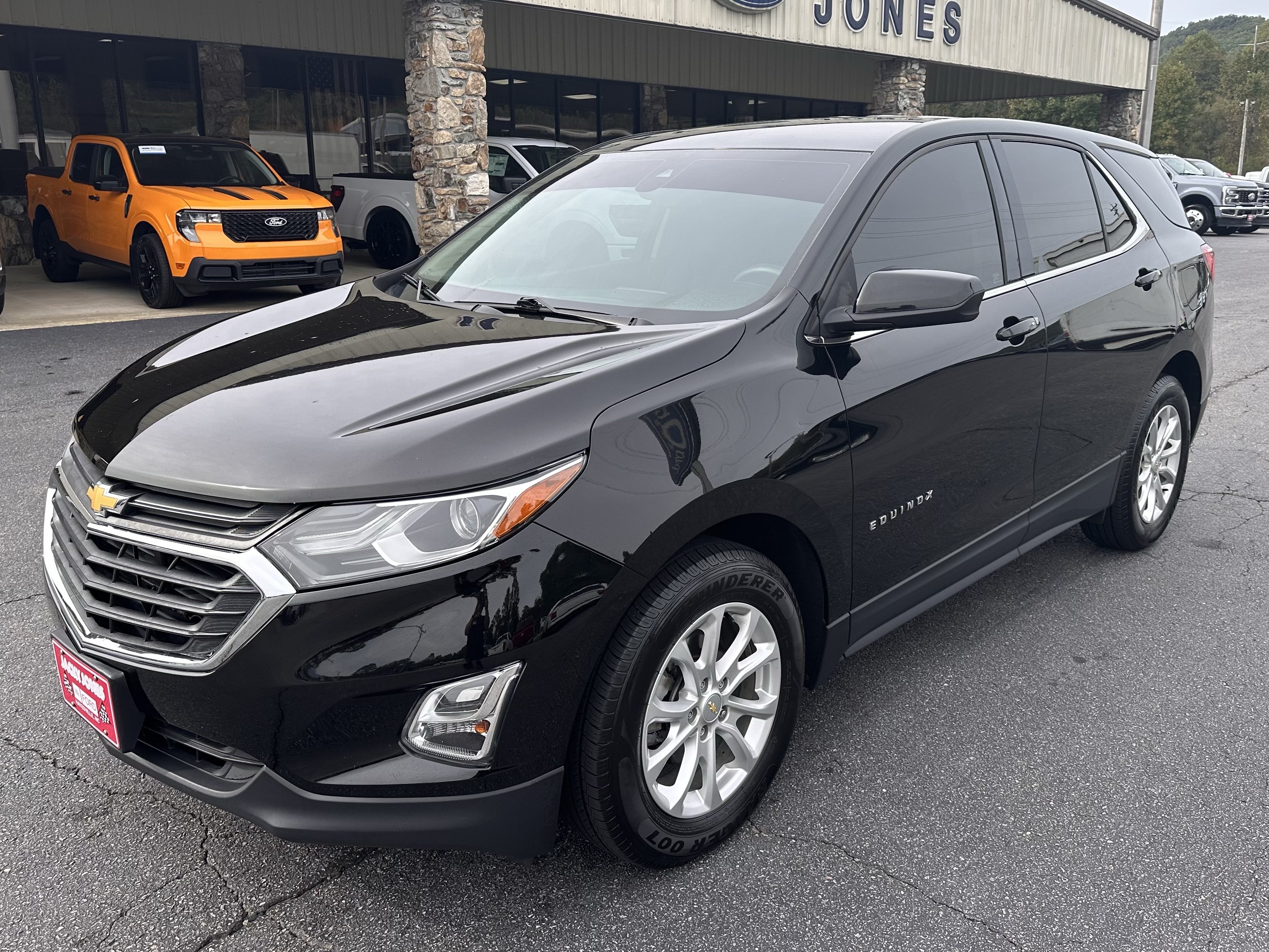 Used 2020 Chevrolet Equinox LT FWD image 2