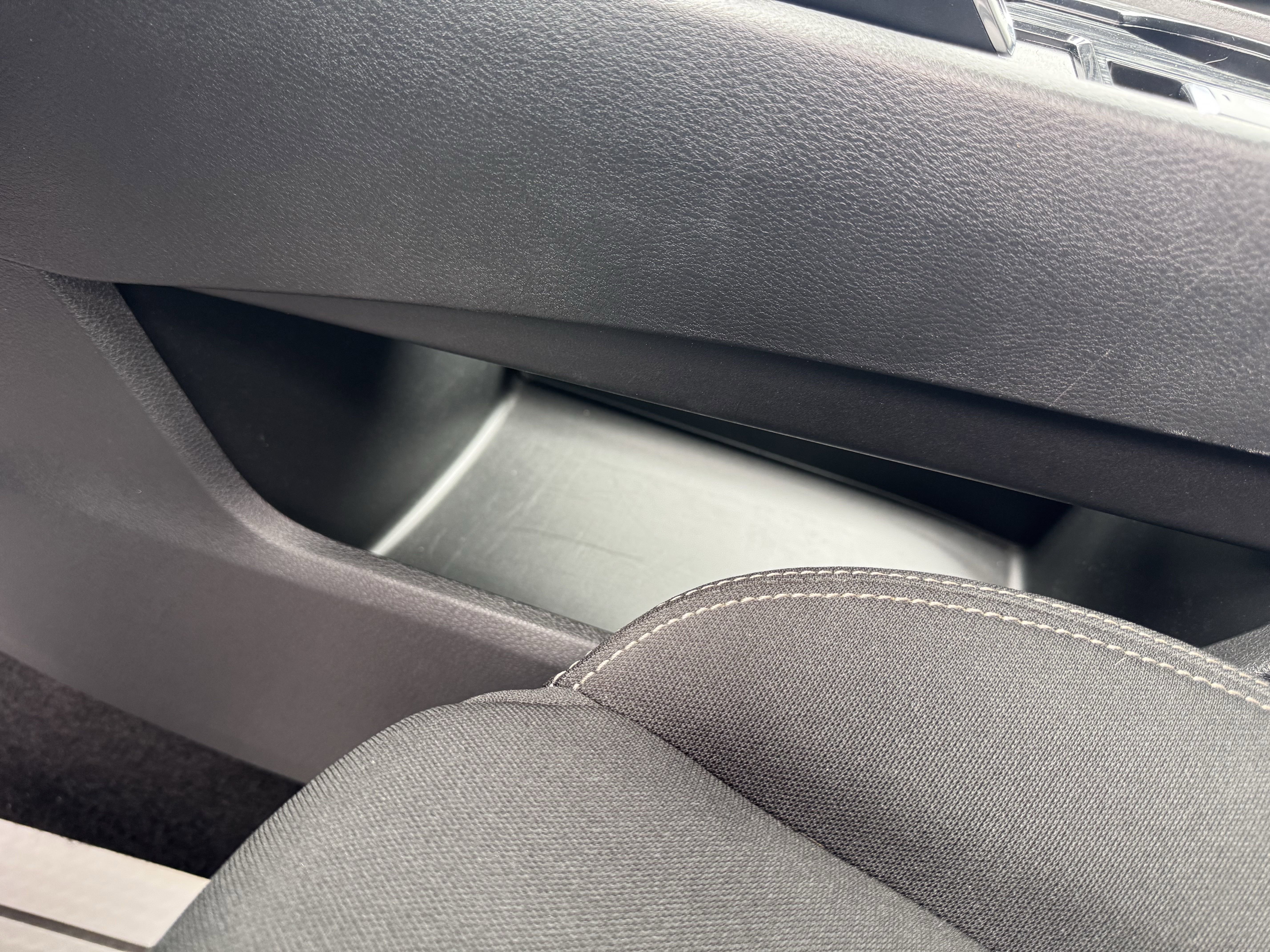 Used 2023 Nissan Rogue S image 22