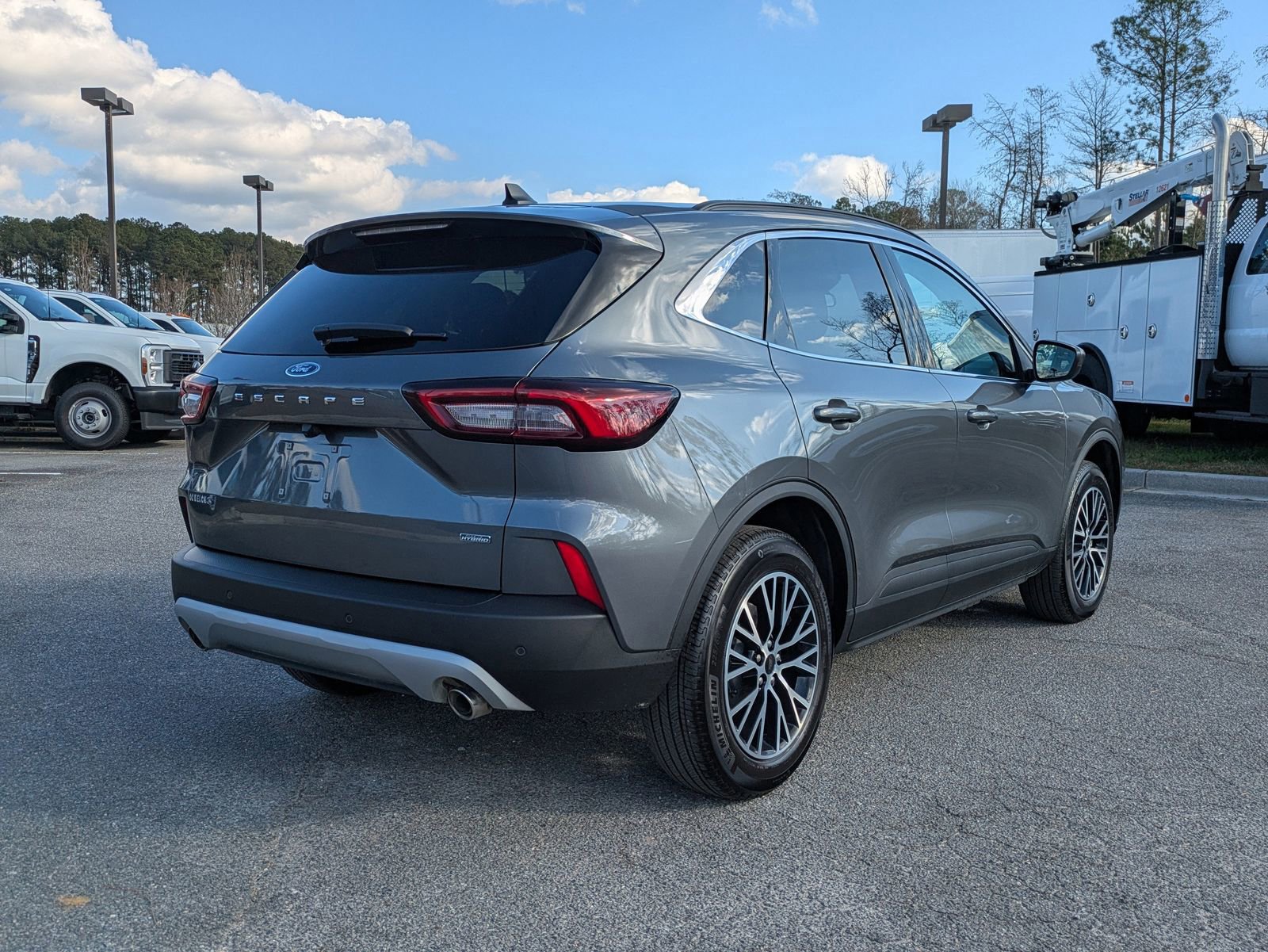 Certified 2025 Ford Escape SE image 5