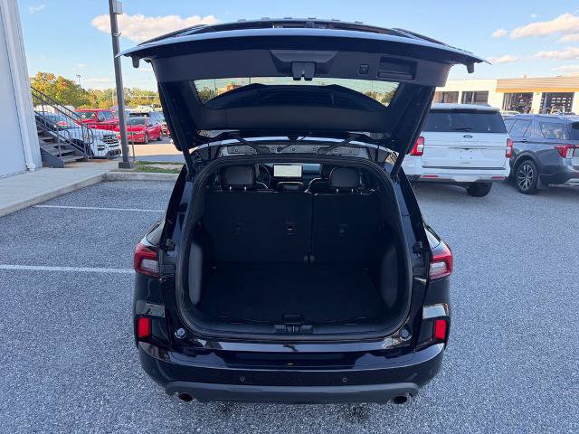 Certified 2024 Ford Escape ST-Line w/ Tech Pack #1 AWD/4WD image 9