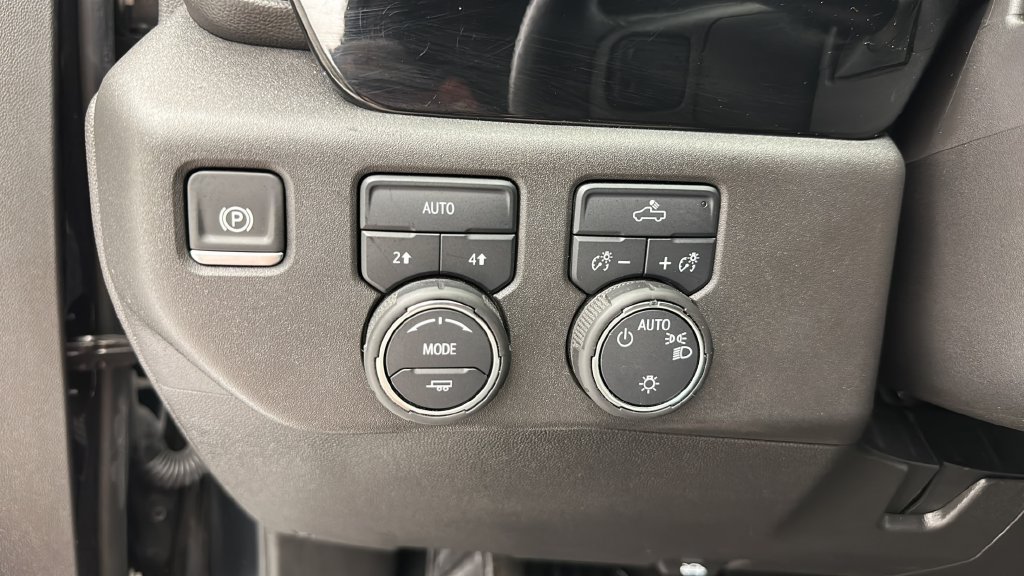 Used 2024 Chevrolet Silverado 1500 LT AWD/4WD image 19