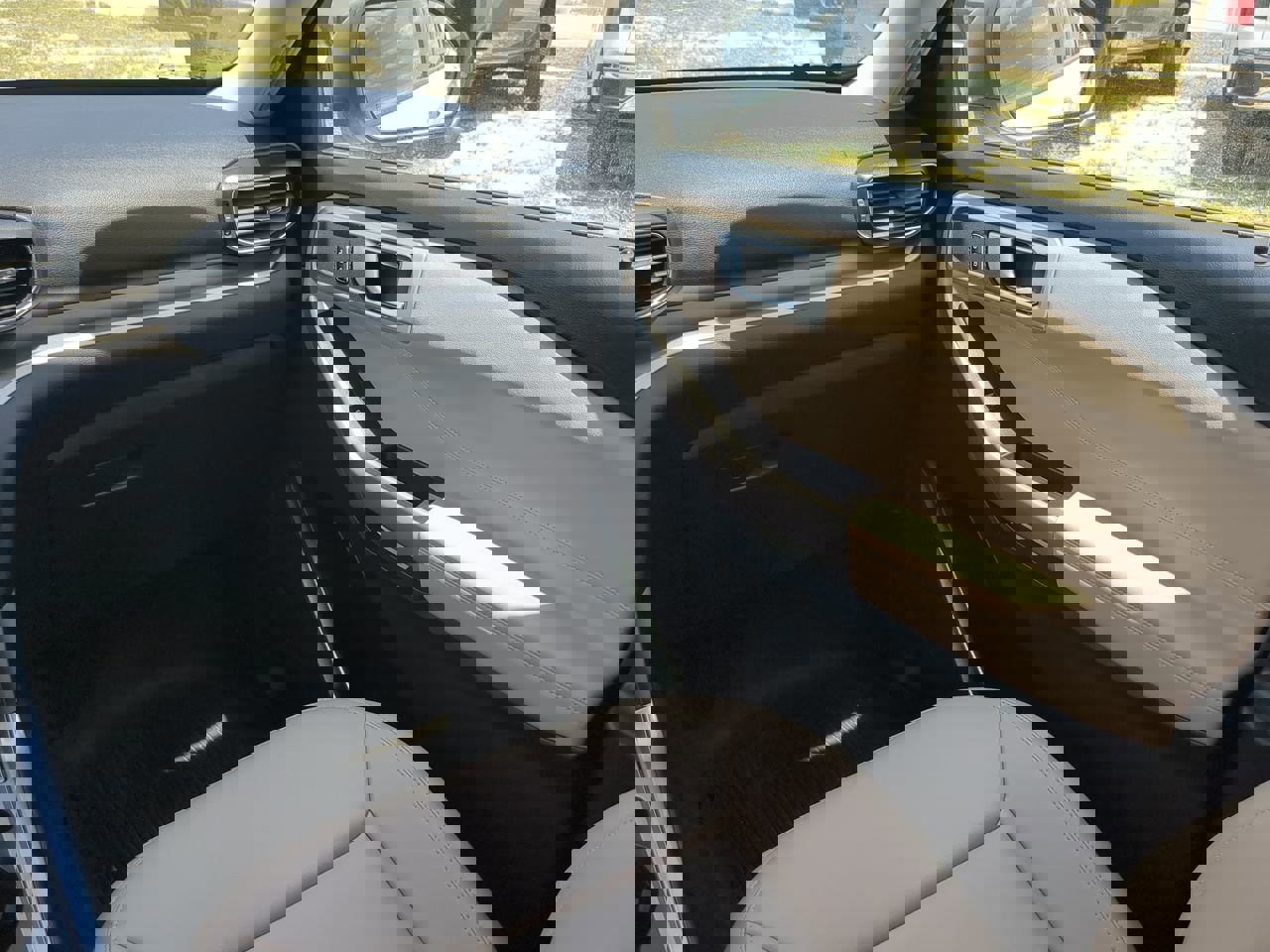 Certified 2023 Ford Explorer XLT w/ Equipment Group 202A image 17