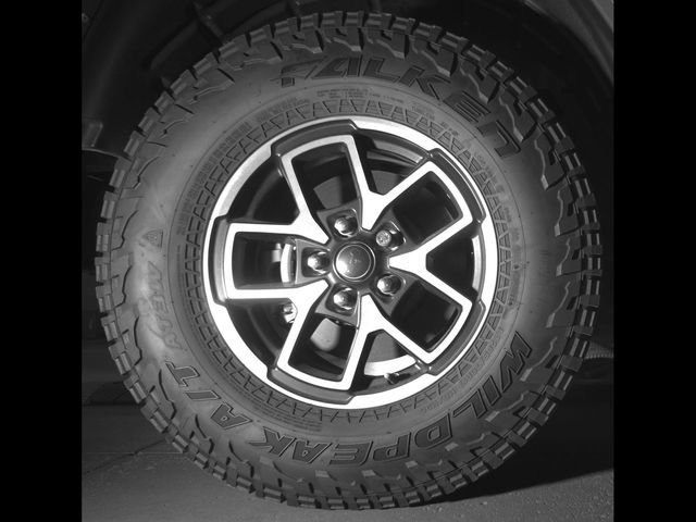 Used 2024 Jeep Gladiator Rubicon AWD/4WD image 11