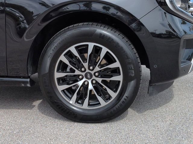 Certified 2025 Ford Expedition Platinum image 11