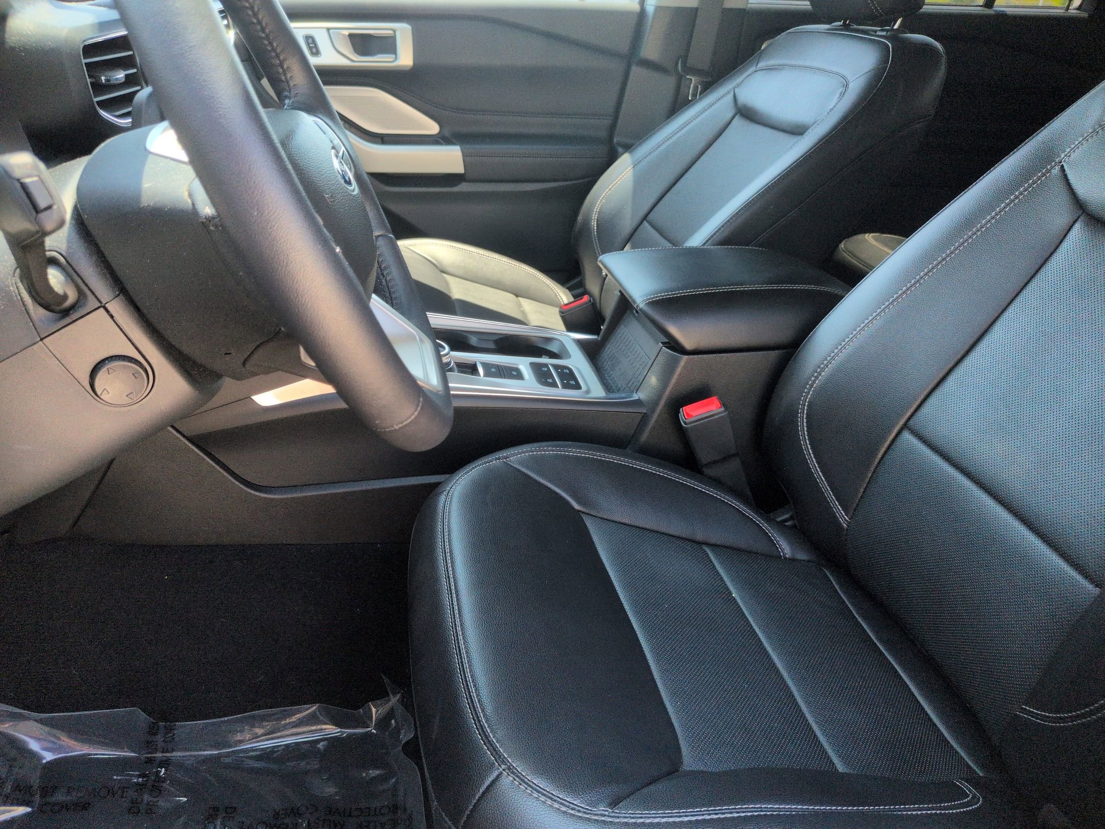 Certified 2023 Ford Explorer Limited w/ Limited Technology Package RWD image 16