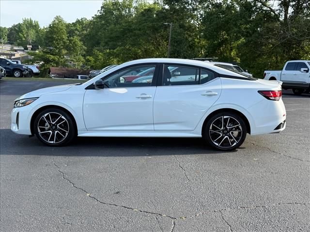 Used 2025 Nissan Sentra SR FWD image 7