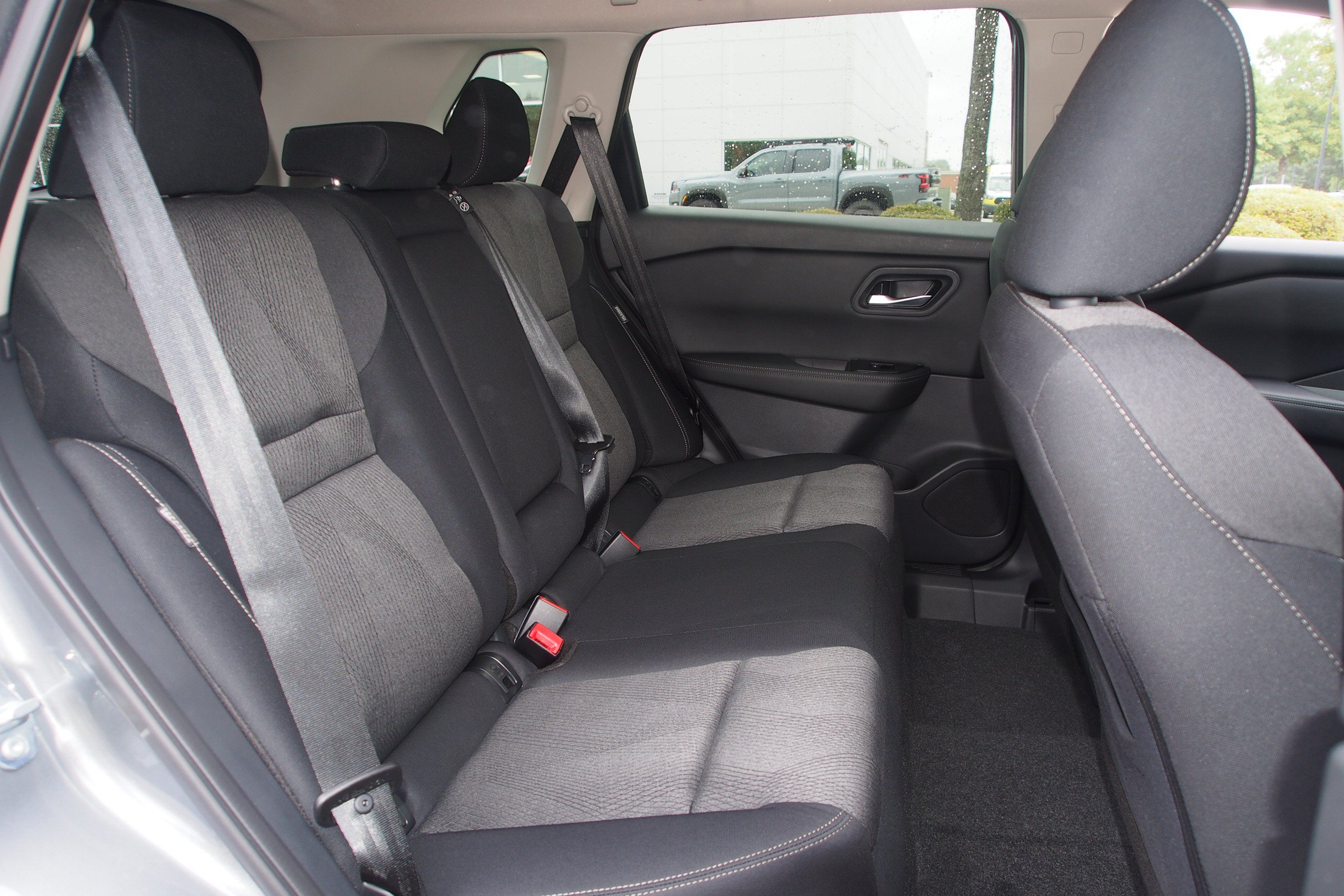 Used 2026 Nissan Rogue SV FWD image 13