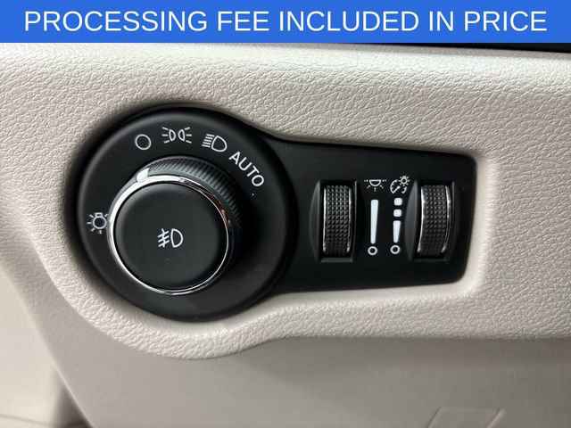 Used 2023 Chrysler Pacifica Touring-L FWD image 21