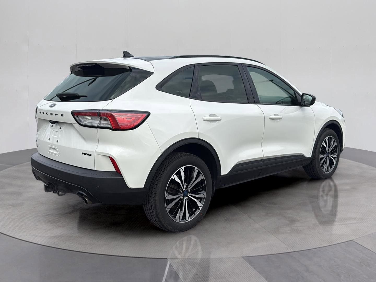 Certified 2022 Ford Escape SEL w/ SEL Stealth AWD Package image 5