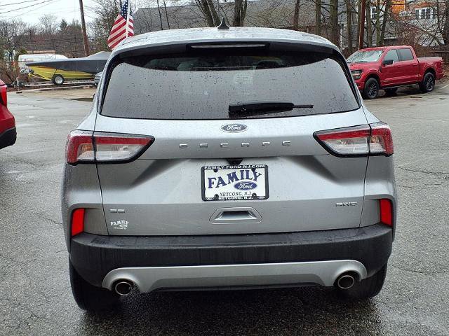 Certified 2022 Ford Escape SE w/ Cold Weather Package image 3