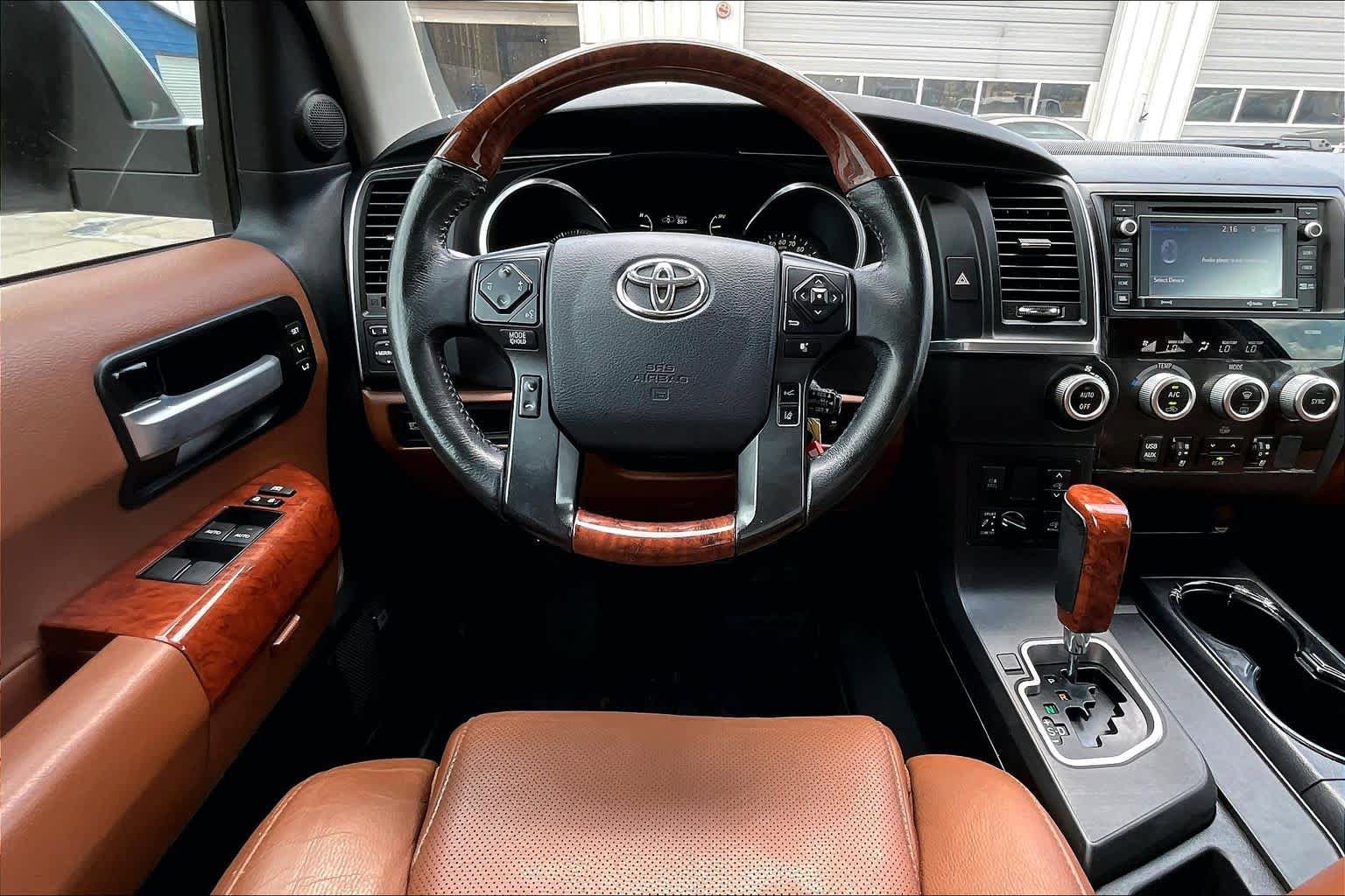 Used 2019 Toyota Sequoia Platinum RWD image 8