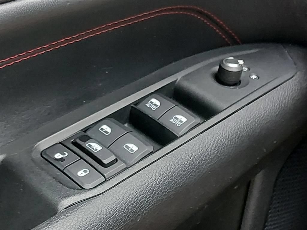Used 2022 Jeep Compass Trailhawk w/ Trailhawk Convenience Group AWD/4WD image 25