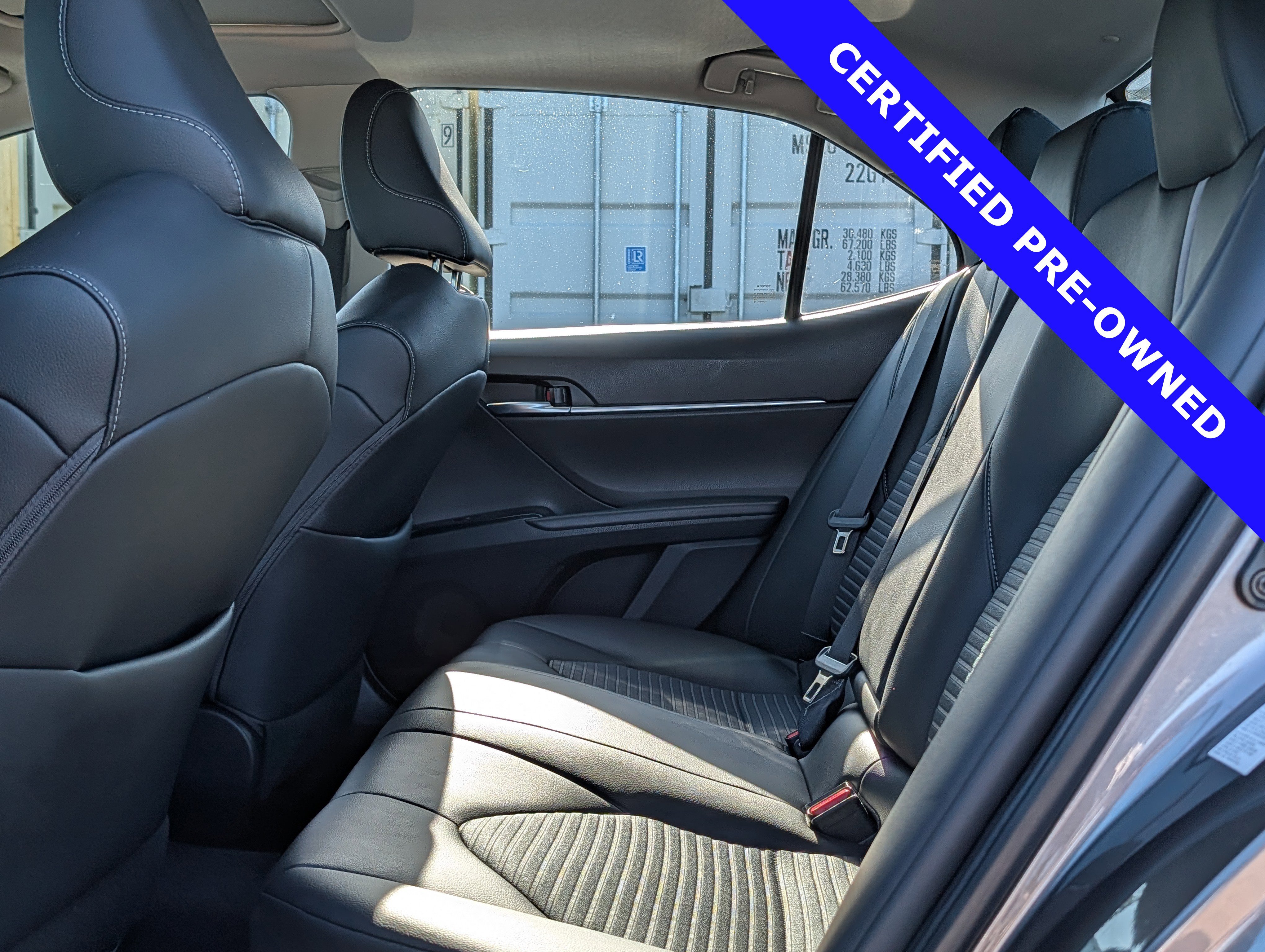 Used 2018 Toyota Camry SE w/ Moonroof Package FWD image 13