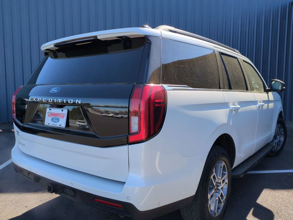 Certified 2025 Ford Expedition Active AWD/4WD image 6