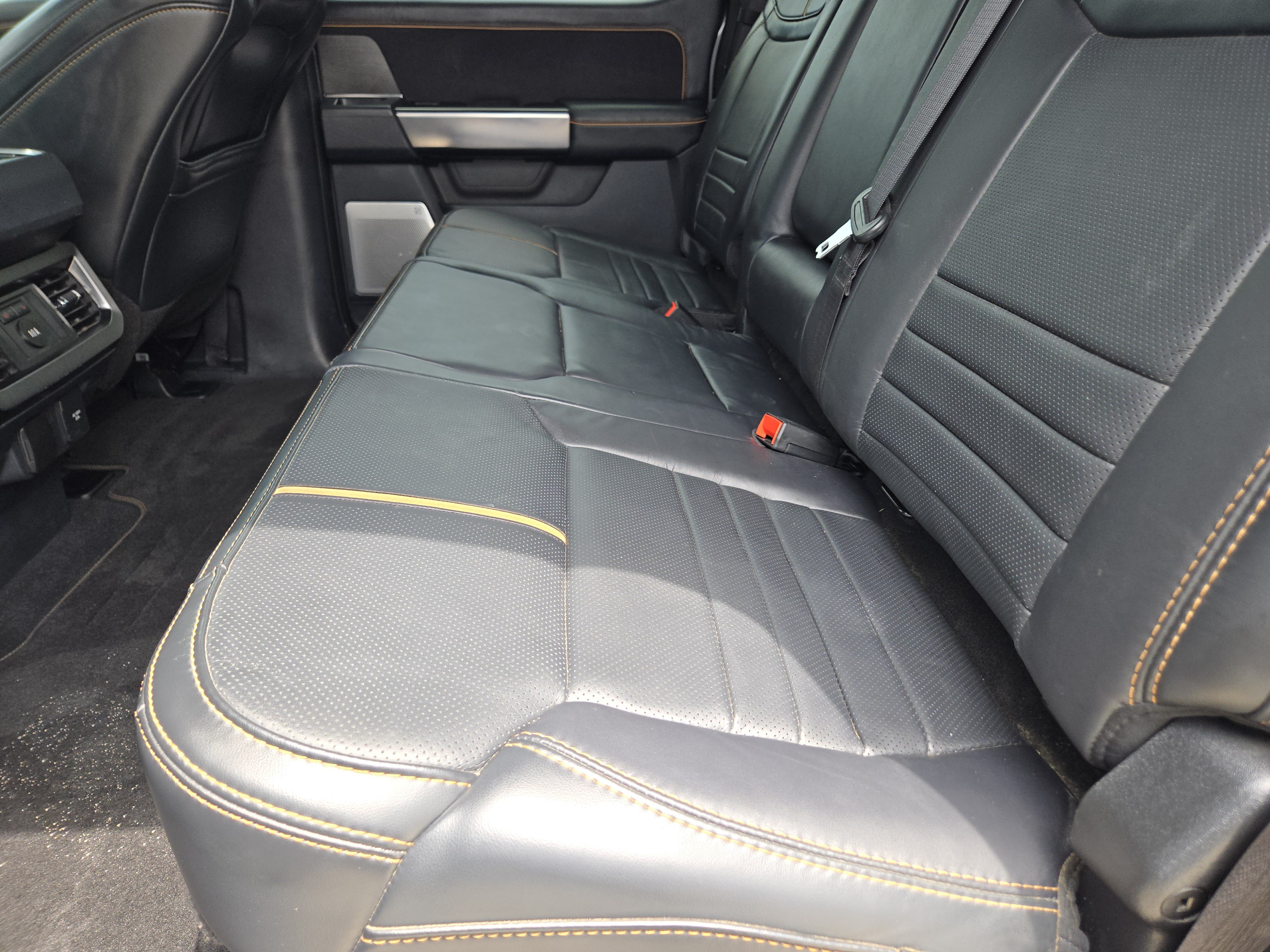 Certified 2024 Ford F250 Platinum w/ FX4 Off-Road Package AWD/4WD image 29