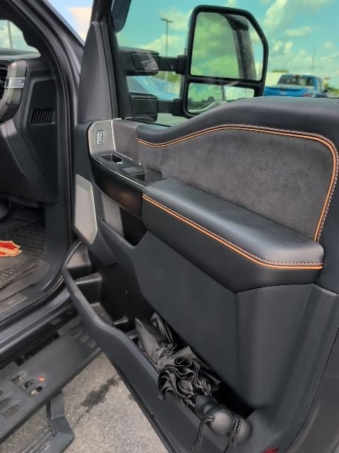 Certified 2024 Ford F250 Platinum w/ Tremor Off-Road Package AWD/4WD image 15
