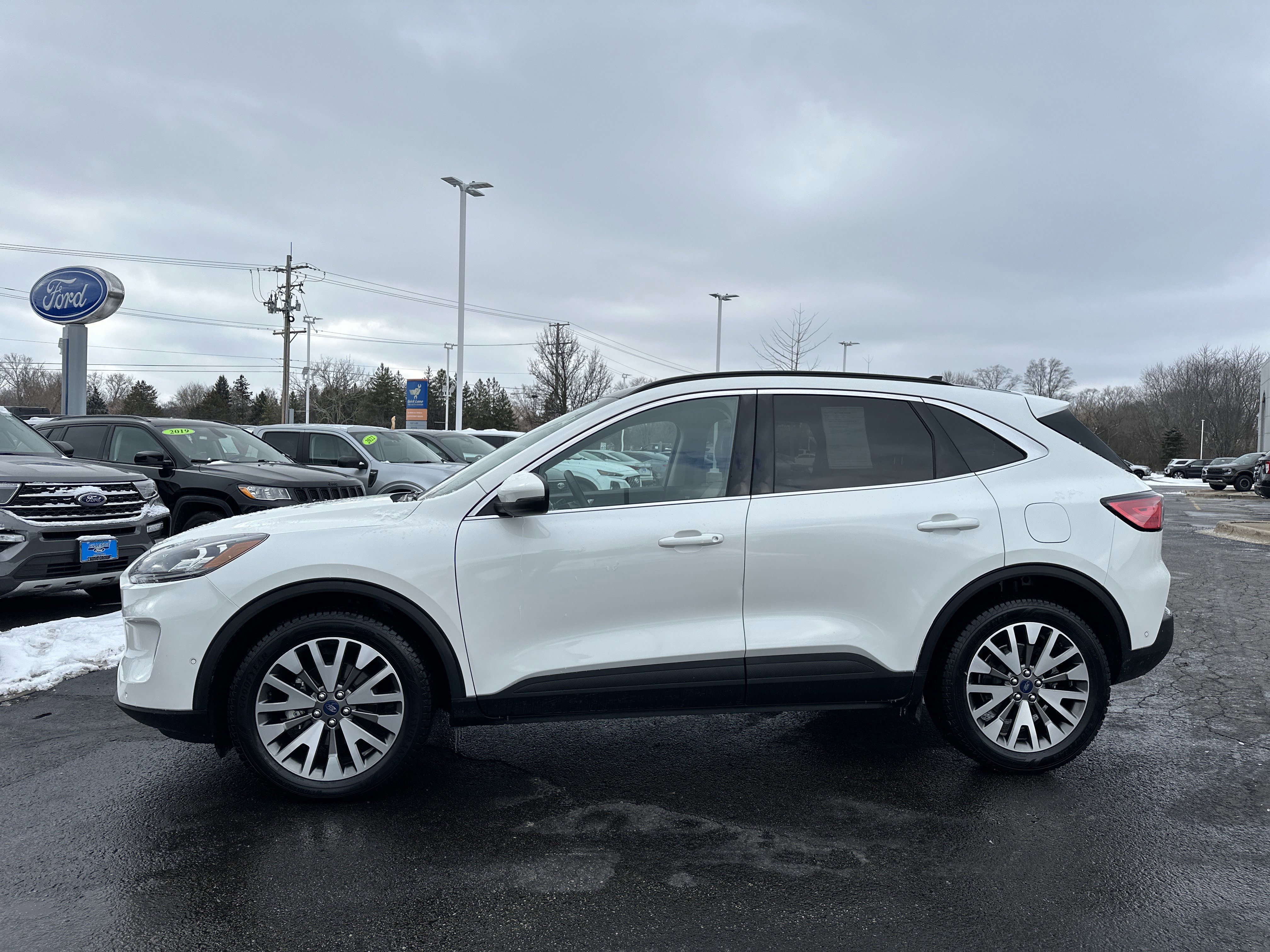 Certified 2020 Ford Escape Titanium w/ Titanium Premium Package 2.0 image 6