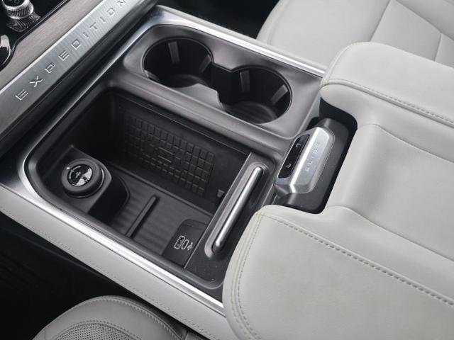 Certified 2025 Ford Expedition Platinum w/ Driver's Package image 27