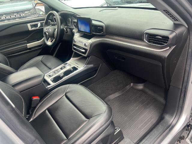 Certified 2021 Ford Explorer XLT w/ Equipment Group 202A image 14