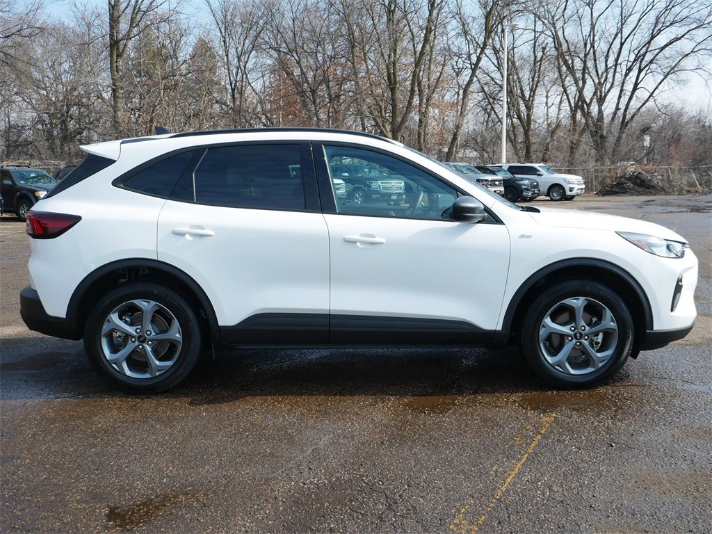 Certified 2025 Ford Escape ST-Line image 2