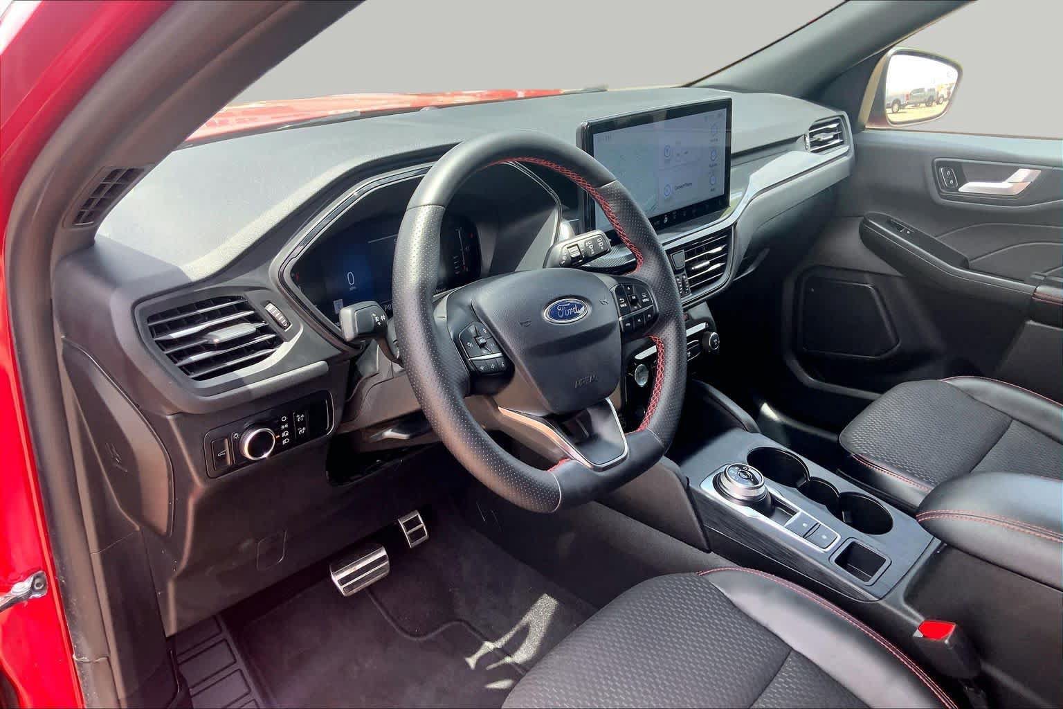 Certified 2024 Ford Escape ST-Line w/ Tech Pack #1 AWD/4WD image 18
