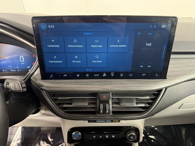 Certified 2025 Ford Escape SE w/ PHEV Premium Package FWD image 21