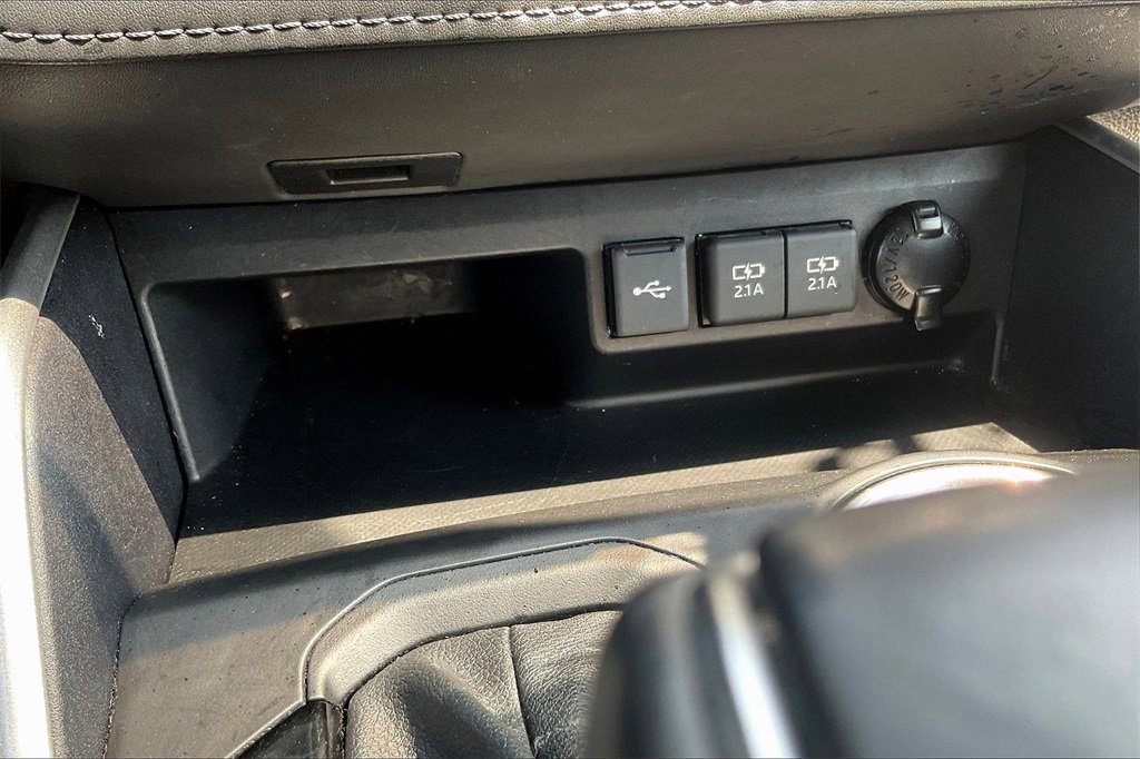 Used 2021 Toyota Highlander LE image 35