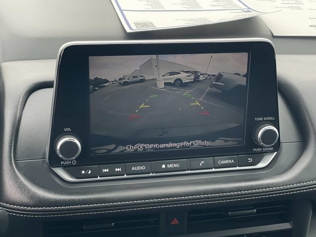 Used 2025 Nissan Rogue S FWD image 13