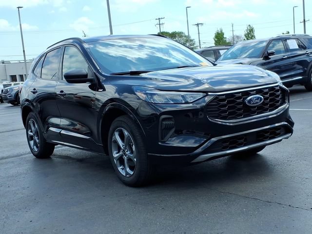 Certified 2024 Ford Escape ST-Line w/ Tech Pack #1 AWD/4WD image 8