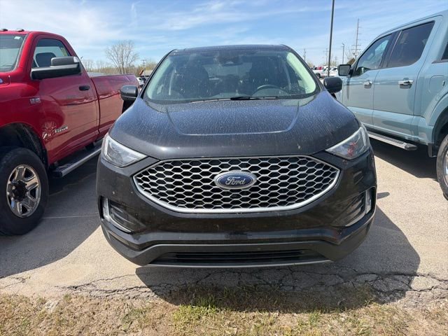 Certified 2024 Ford Edge SEL w/ Convenience Package AWD/4WD image 2