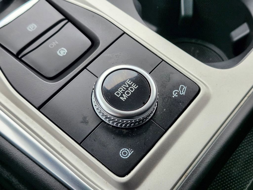 Certified 2022 Ford Explorer XLT w/ Equipment Group 202A image 27